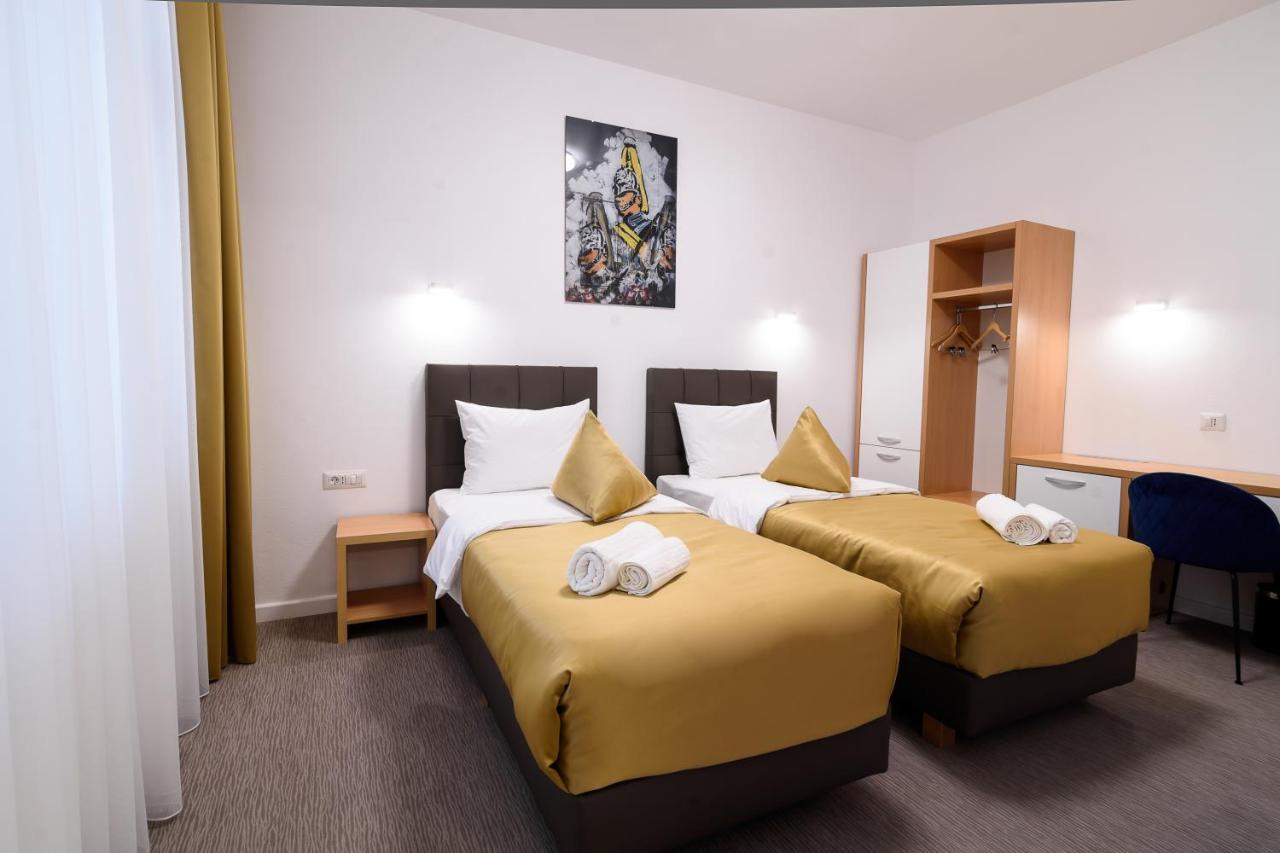 Hotel Urban Baia Mare Bagian luar foto