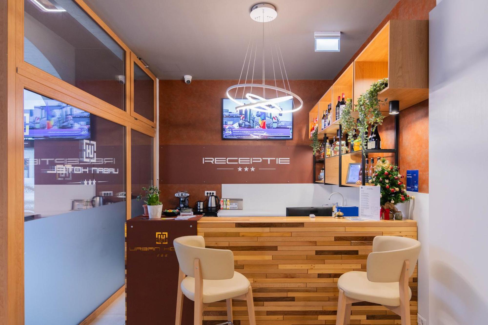 Hotel Urban Baia Mare Bagian luar foto