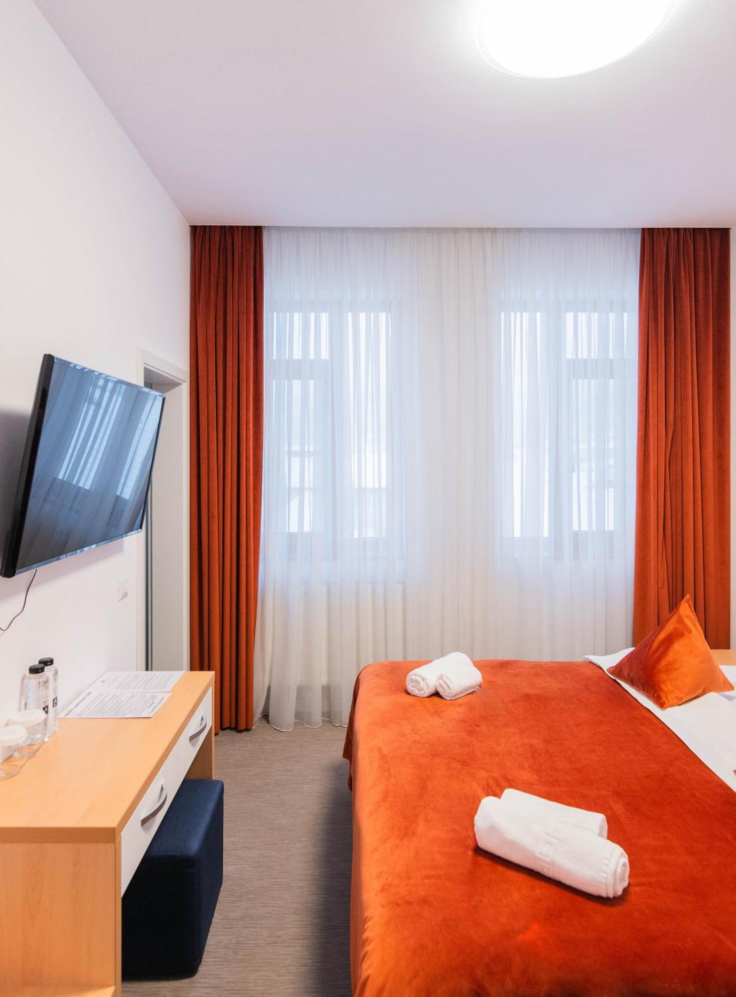 Hotel Urban Baia Mare Bagian luar foto