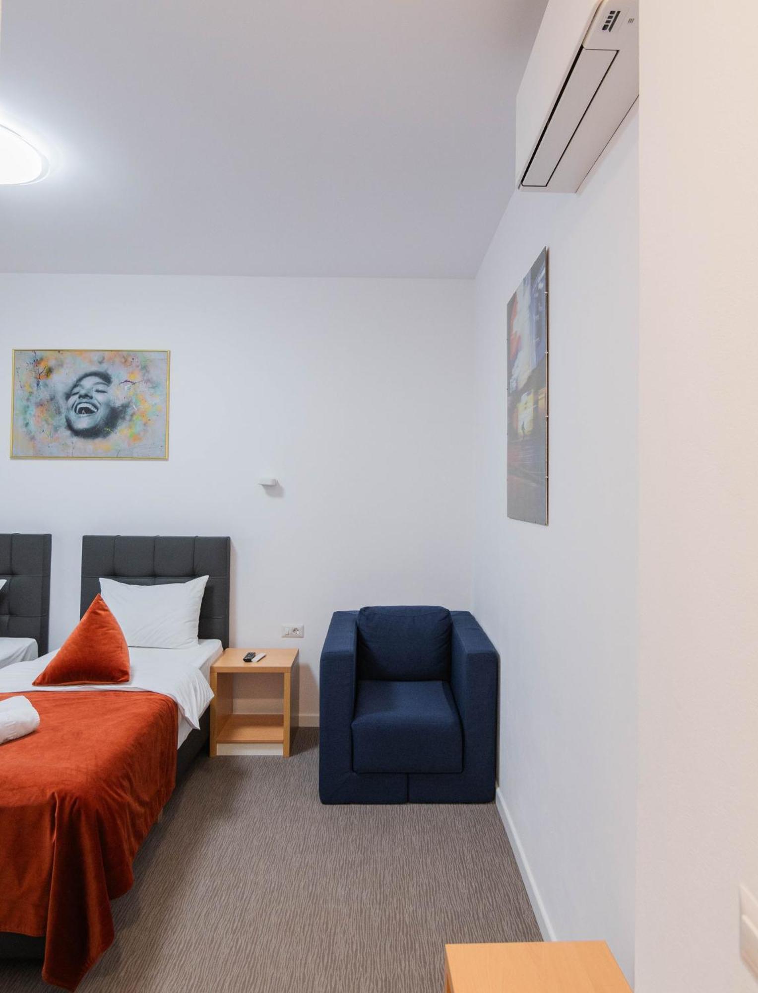 Hotel Urban Baia Mare Bagian luar foto