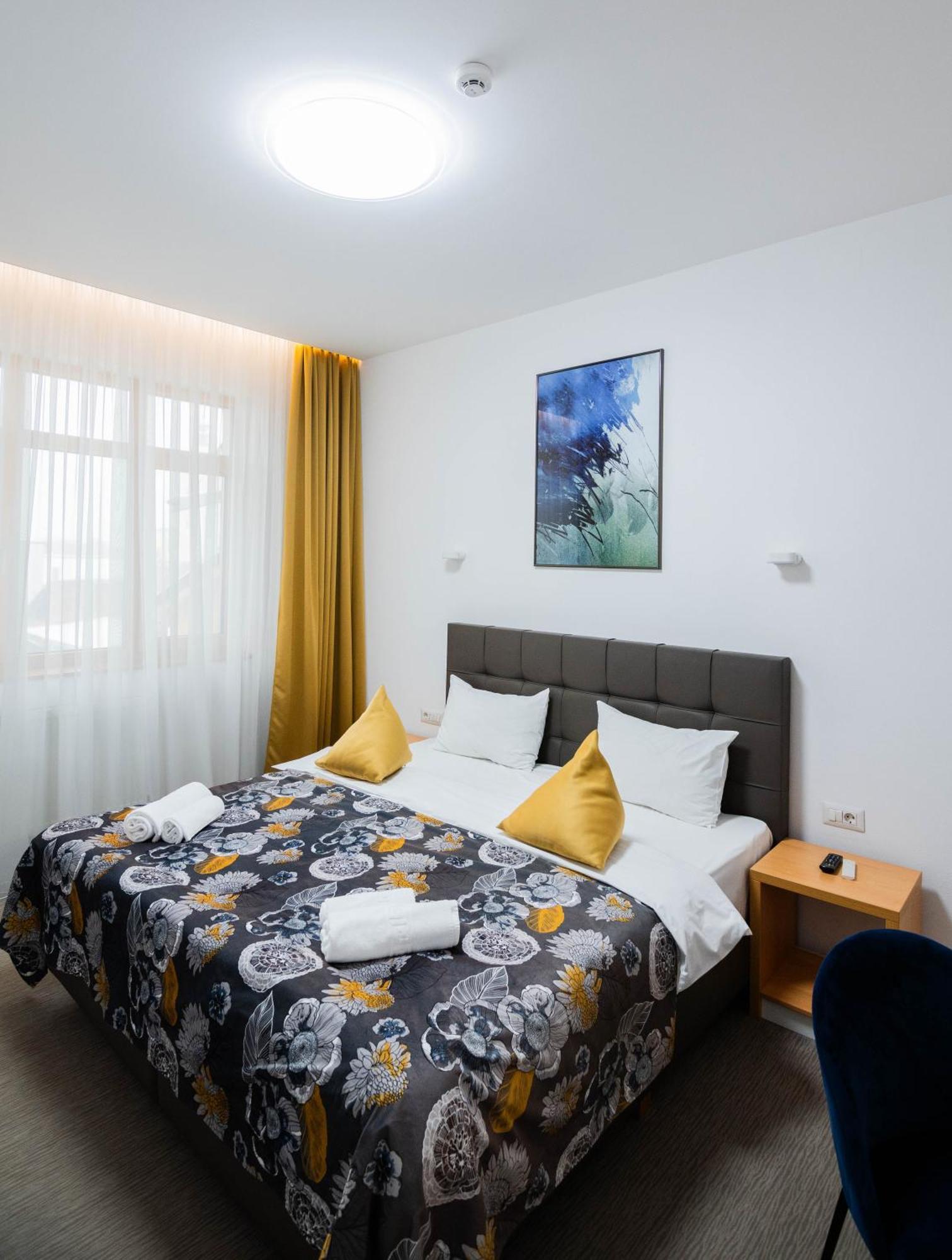 Hotel Urban Baia Mare Bagian luar foto