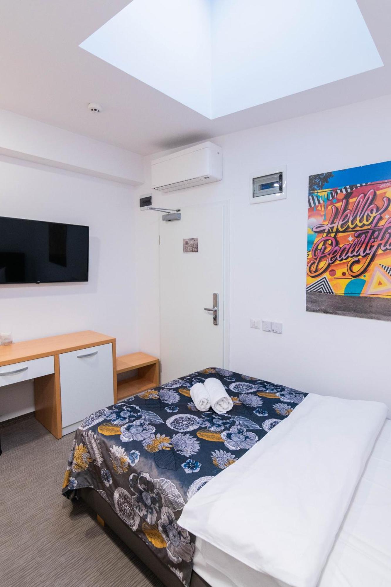 Hotel Urban Baia Mare Bagian luar foto